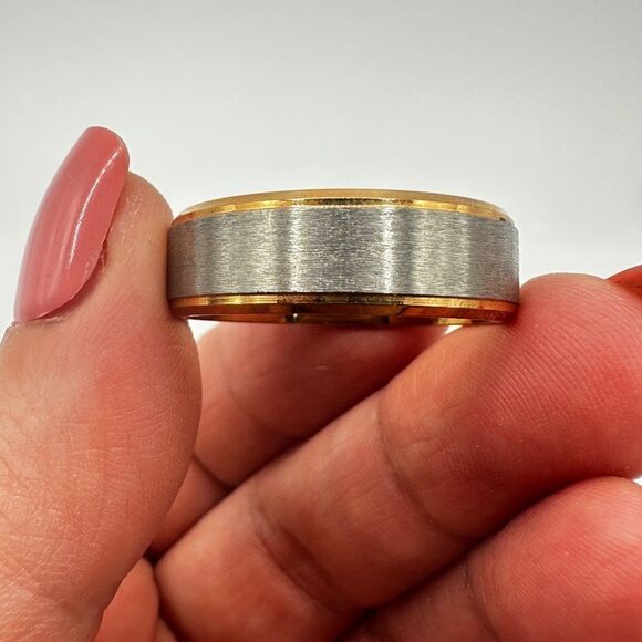Men's size 14 yellow gold tone and brushed silver tone ring, wedding band! - Picture 6 of 11